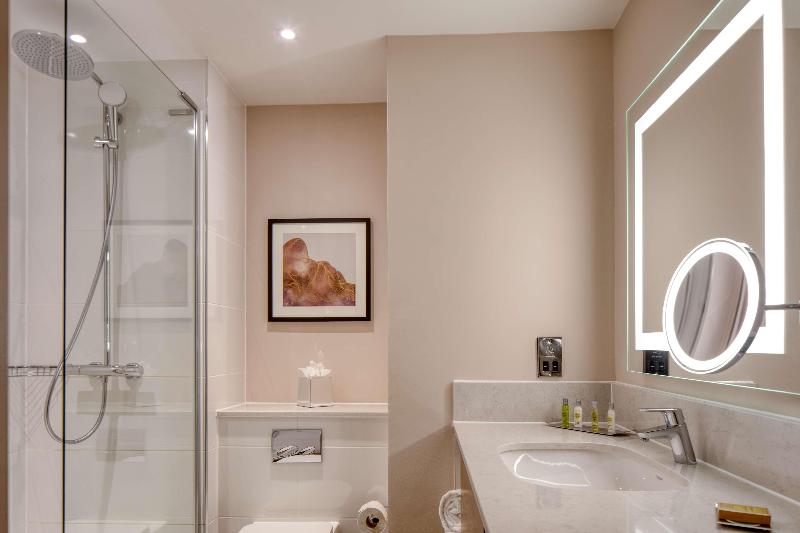 デラックスルーム, Doubletree By Hilton Dartford Bridge