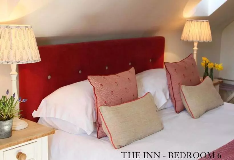 コンフォートルーム, Kings Head Inn