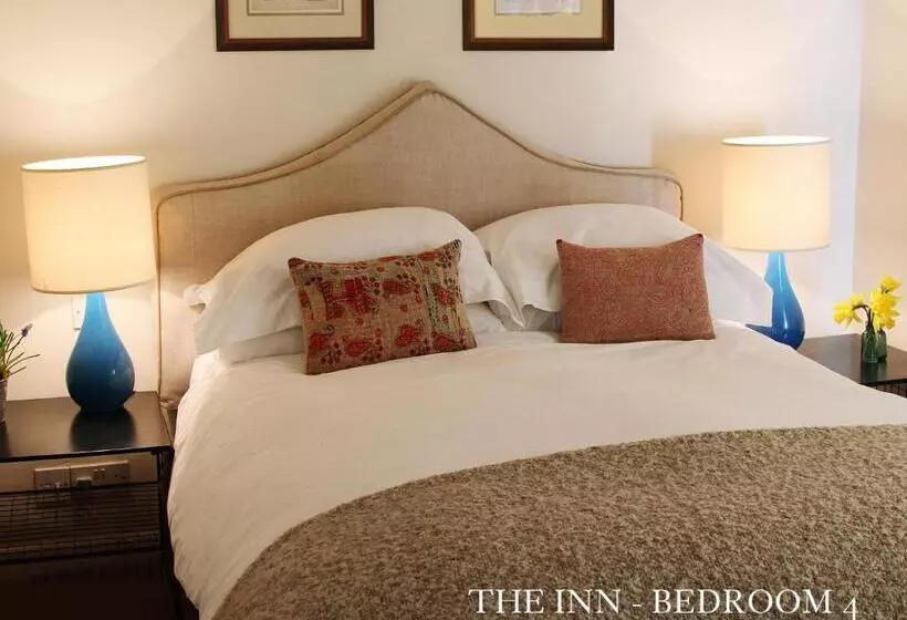 コンフォートルーム, Kings Head Inn