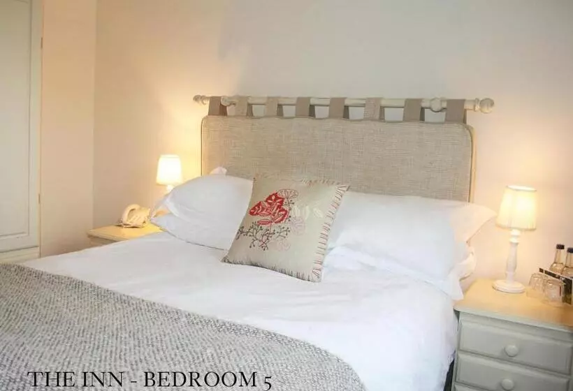コンフォートルーム, Kings Head Inn