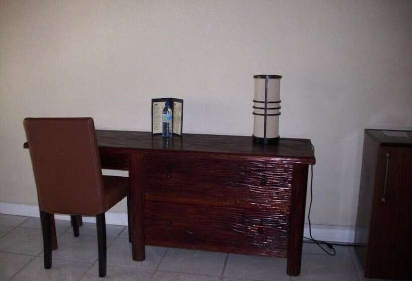 اتاق استاندارد سه نفره, Marbrissa