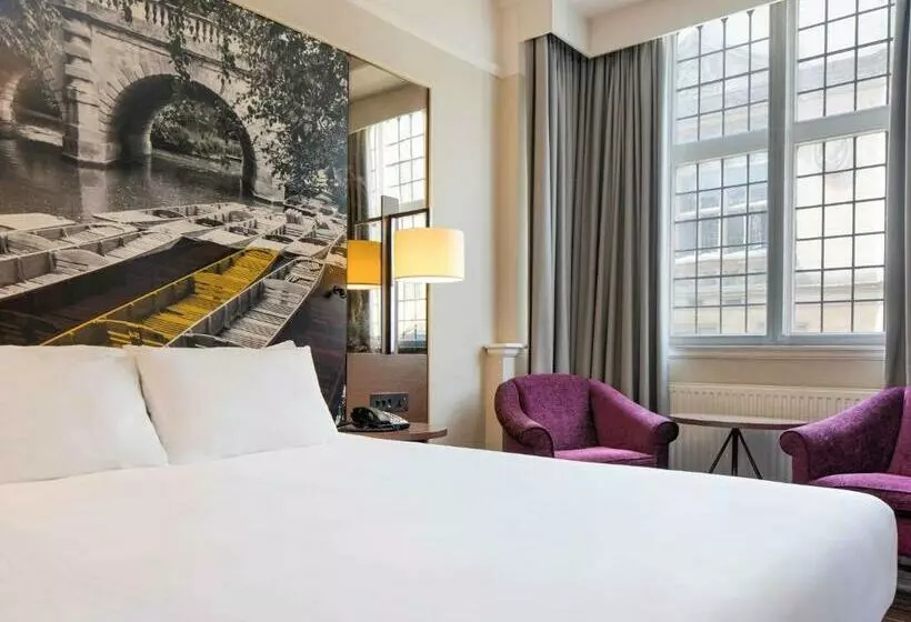 Classic-huone, Mercure Oxford Eastgate