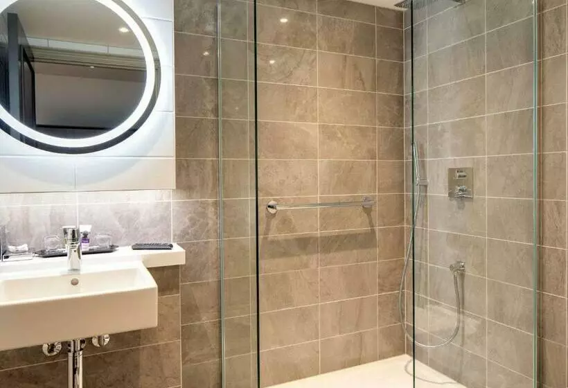 Classic-huone, Mercure Oxford Eastgate