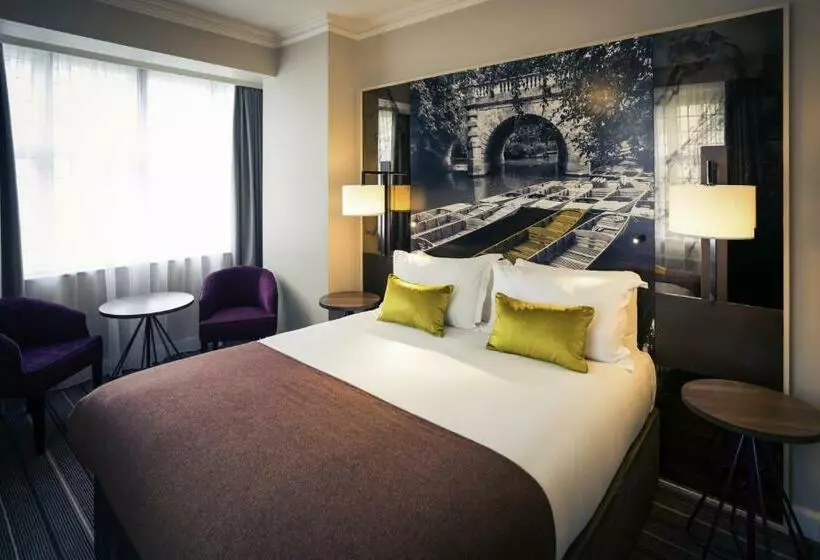 Classic-huone, Mercure Oxford Eastgate