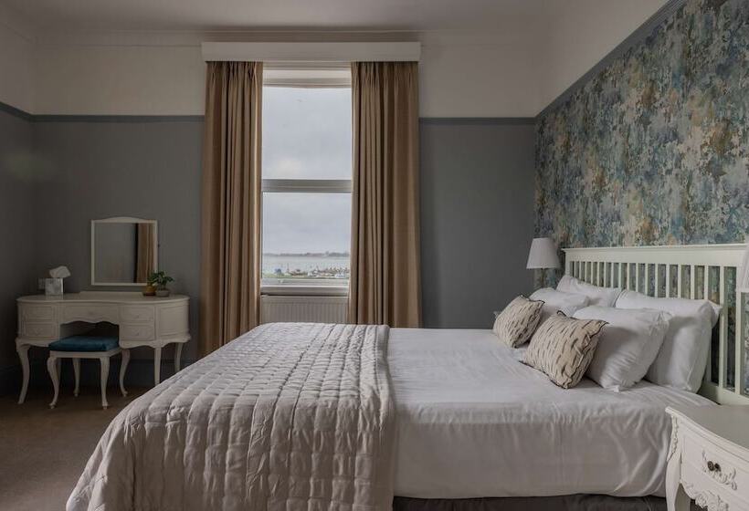 オーシャンビュースタンダードルーム, The Queens