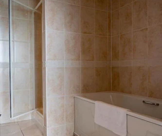 オーシャンビューデラックスルーム, The Queens