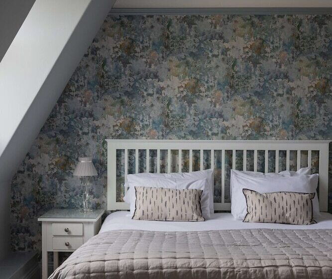 オーシャンビュースタンダードルーム, The Queens