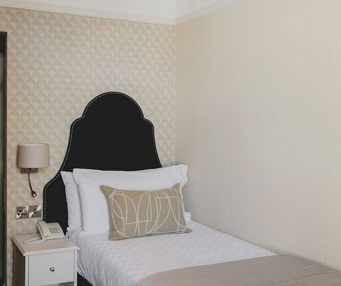 スーペリアシングルルーム, The Queens