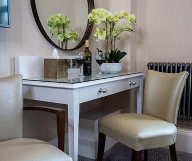 スーペリアールーム, The Queens