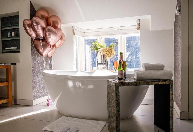 Люкс Мастер, Rowhill Grange Hotel & Utopia Spa