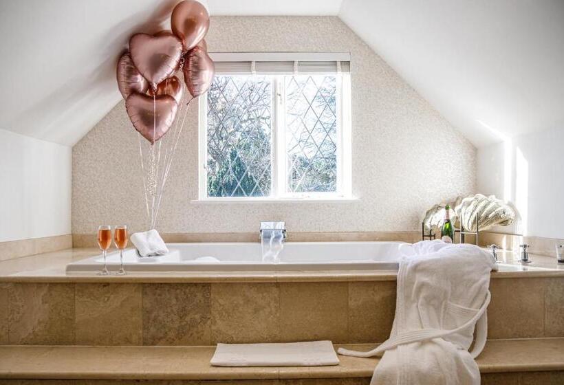 Люкс Мастер, Rowhill Grange Hotel & Utopia Spa