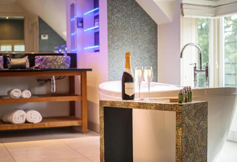 Люкс Мастер, Rowhill Grange Hotel & Utopia Spa