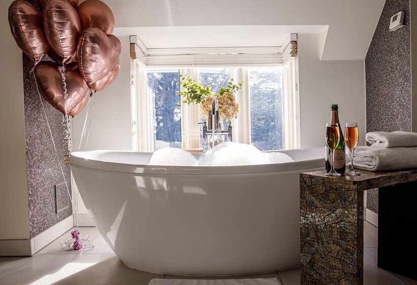 Люкс Мастер, Rowhill Grange Hotel & Utopia Spa