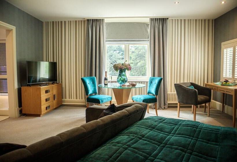 Люкс Мастер, Rowhill Grange Hotel & Utopia Spa