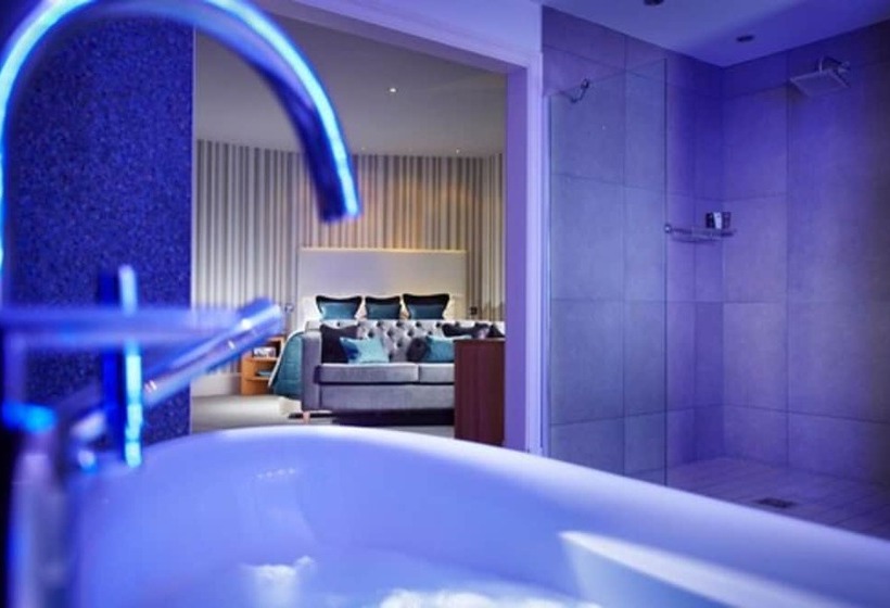 Люкс Мастер, Rowhill Grange Hotel & Utopia Spa