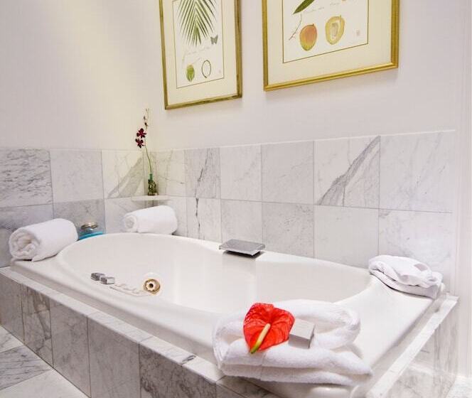 סוויטת מאסור, The Gardens