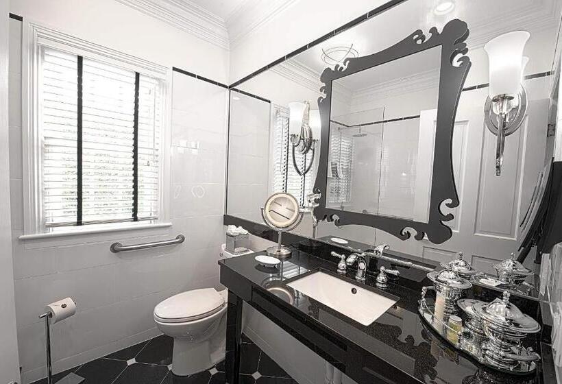 חדר סטנדרט, מיטת קינג, מותאם לאדם עם מוגבלויות, The Gardens