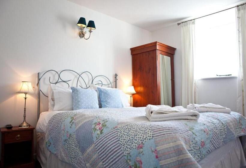 Basic Rum, The Old School