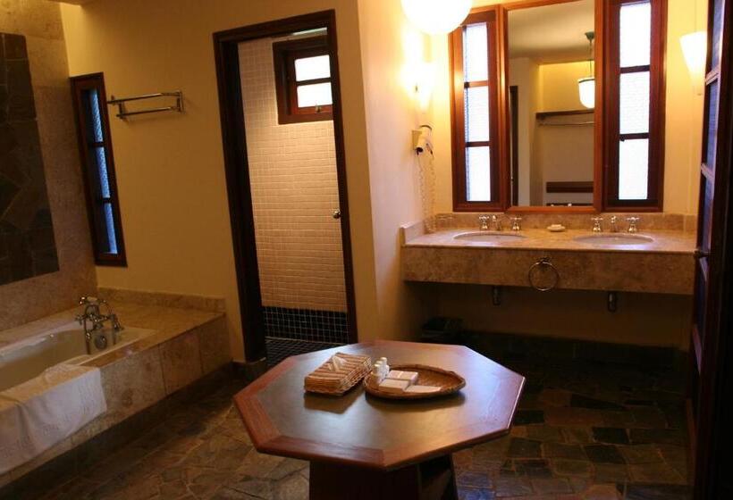 בקתת חדר, Avillion Port Dickson