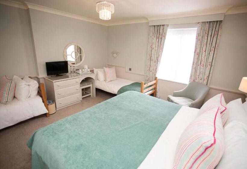 غرفة عائلية, The Wyndham Hotel