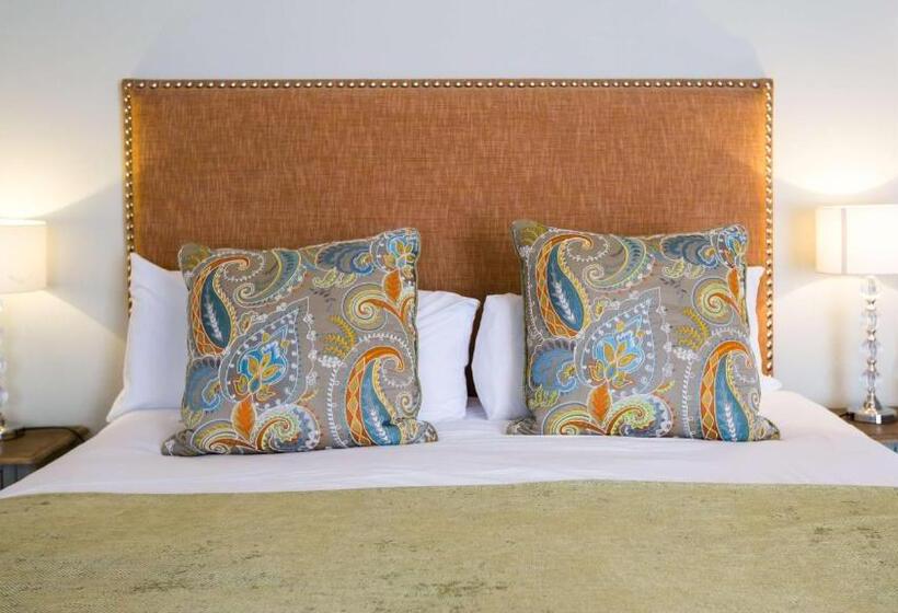 غرفة سوبيريور ثلاثية, The Wyndham Hotel