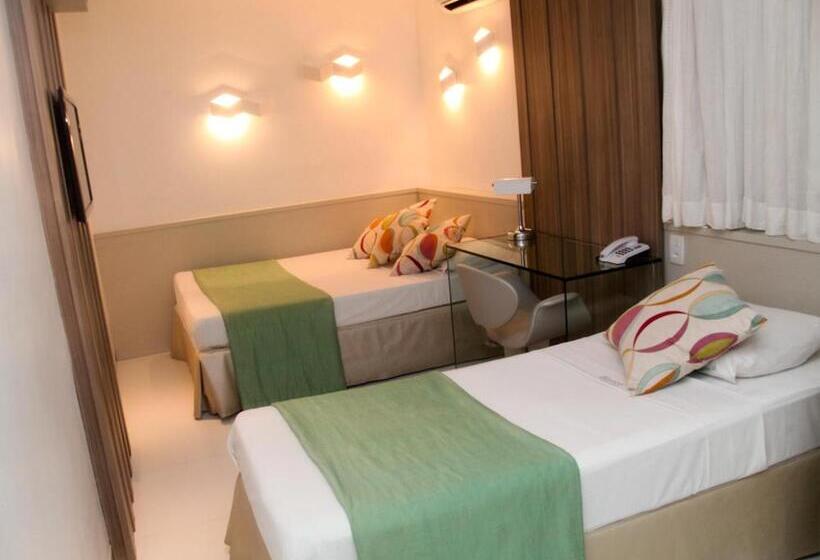 غرفة قياسية ثلاثية, Bianca Praia