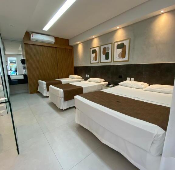 غرفة قياسية رباعية, Bianca Praia