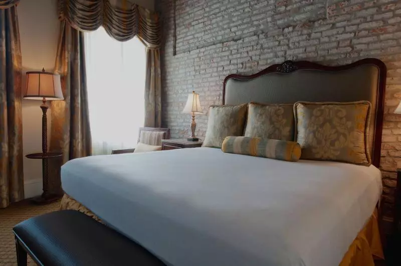 اتاق لوکس با تخت بزرگ, French Market Inn