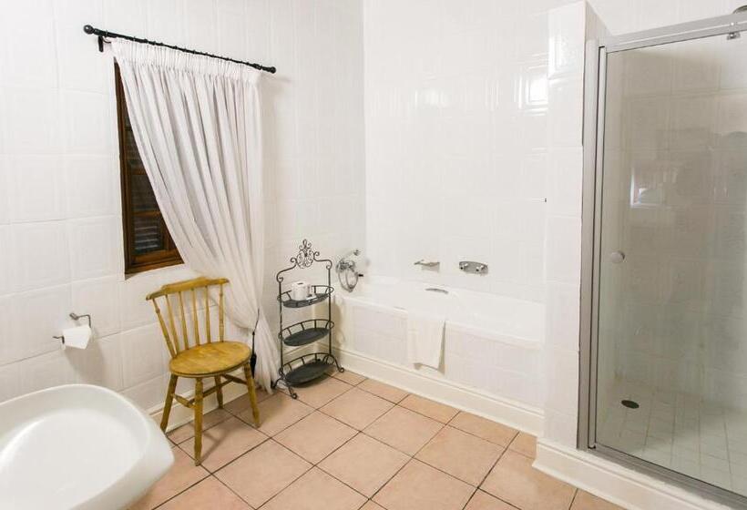 חדר סופריור עם מיטת קינג, Matoppo Inn