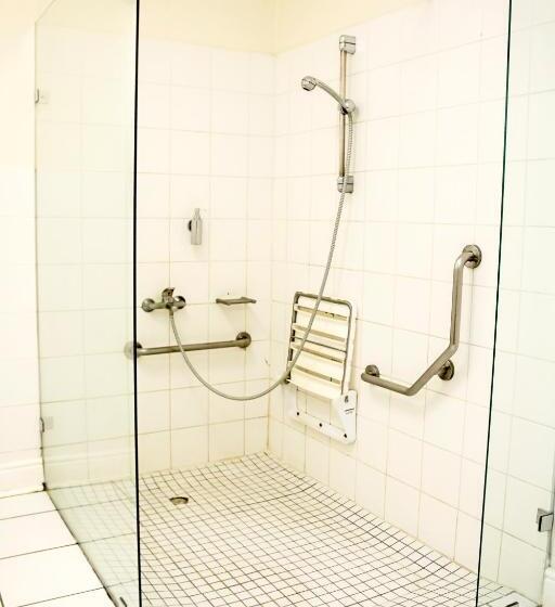 חדר סטנדרט מותאם לאדם עם מוגבלויות, Matoppo Inn