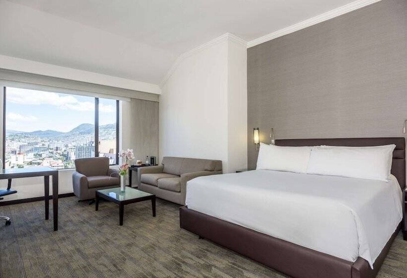 プレミアムルーム, NH Collection Quito Royal