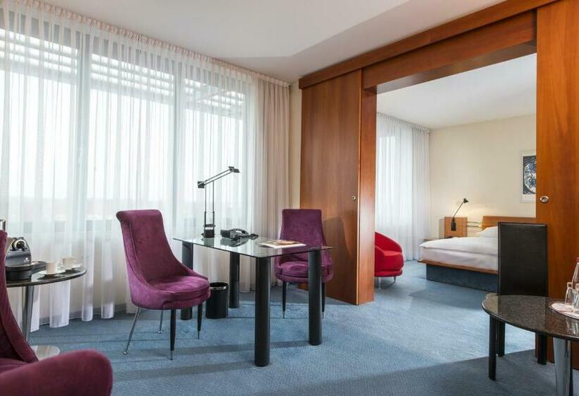 جناح جونيور, Radisson Blu Furst Leopold