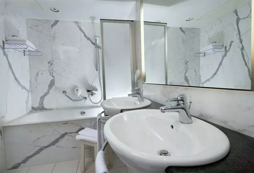 Superior-huone, Radisson Blu Furst Leopold