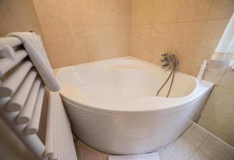 Люкс, Nomad Hotel & Glamping