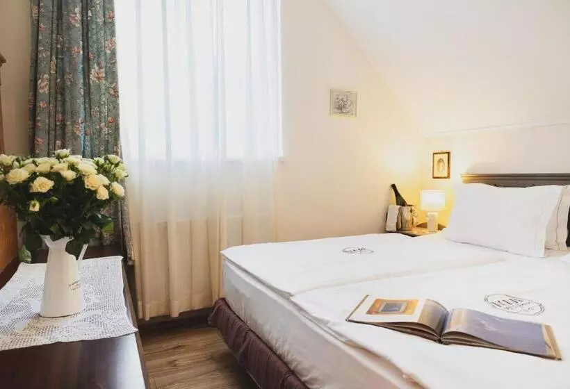 デラックストリプルルーム, Nomad Hotel & Glamping