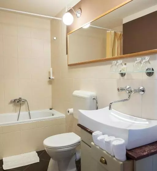 デラックスの４人部屋, Nomad Hotel & Glamping
