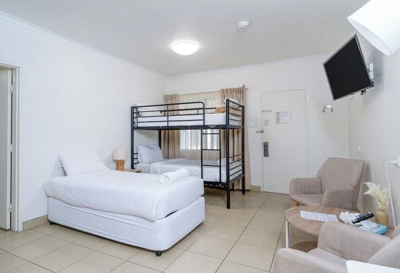 اتاق لوکس خانوادگی, The Marco Polo