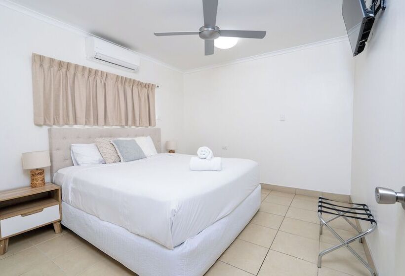 اتاق لوکس خانوادگی, The Marco Polo