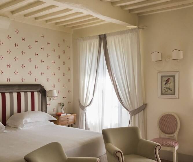 اتاق لوکس, Borgo San Felice