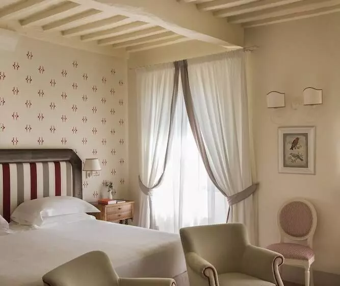 اتاق لوکس, Borgo San Felice