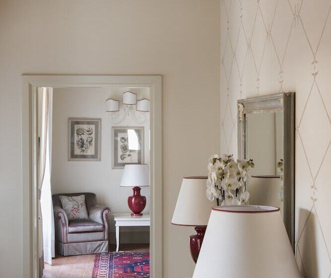 اتاق لوکس, Borgo San Felice