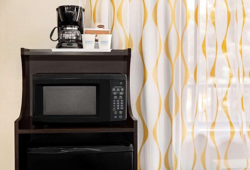 غرفه قياسيه سريرين مزدوجين, Days Inn By Wyndham Cortez