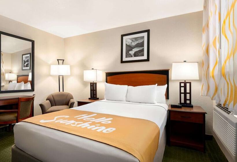 غرفة قياسية سرير مزدوج, Days Inn By Wyndham Cortez