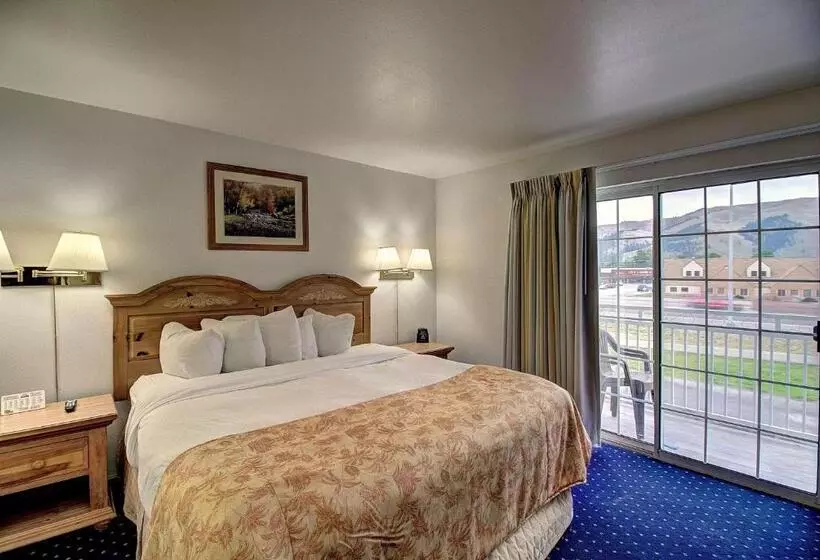Standard-huone King-vuode, Days Inn & Suites By Wyndham Lolo