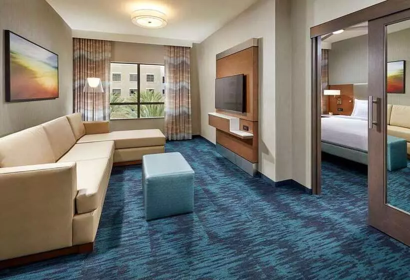 سوئیت با تخت بزرگ, Embassy Suites By Hilton San Rafael Marin County