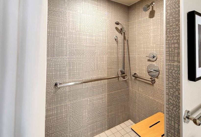 جناح لذوى الاحتياجات الخاصة, Embassy Suites By Hilton San Rafael Marin County