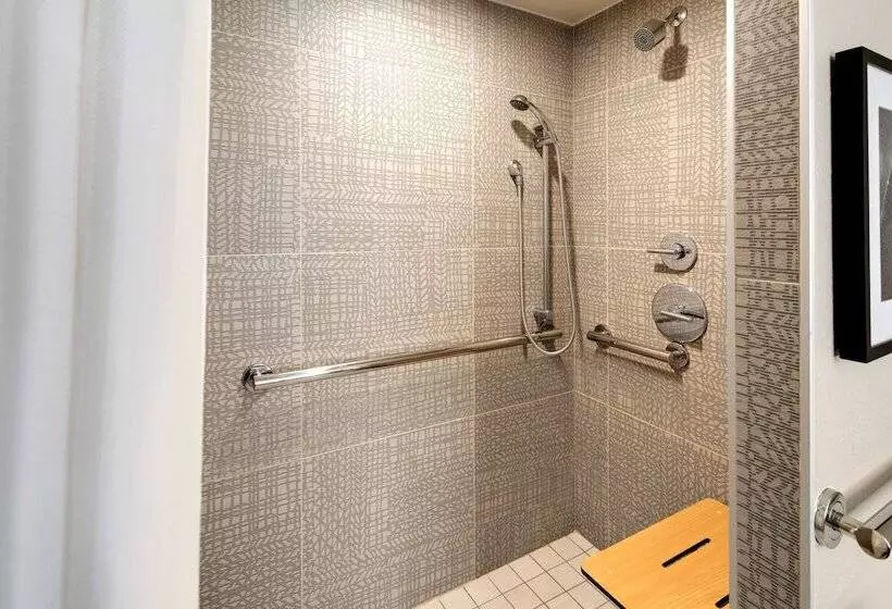 سوئیت برای معلولان, Embassy Suites By Hilton San Rafael Marin County