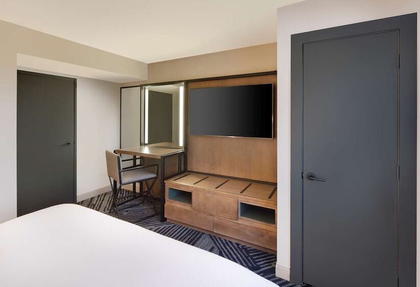 جناح لذوى الاحتياجات الخاصة, Embassy Suites By Hilton San Rafael Marin County