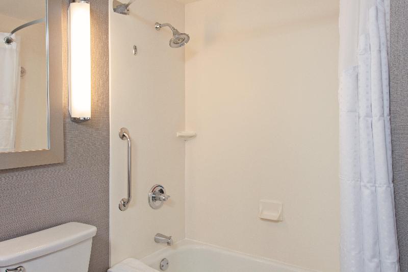 جناح لذوى الاحتياجات الخاصة, Holiday Inn Express Richmond, An Ihg