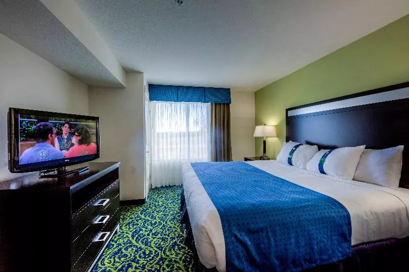 キングサイズベッドのスイートルーム, Holiday Inn Express Richmond, An Ihg